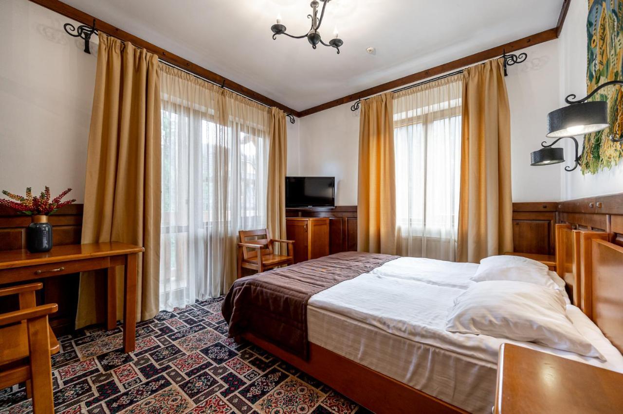 Tatariv Deluxe Hotel Exterior photo
