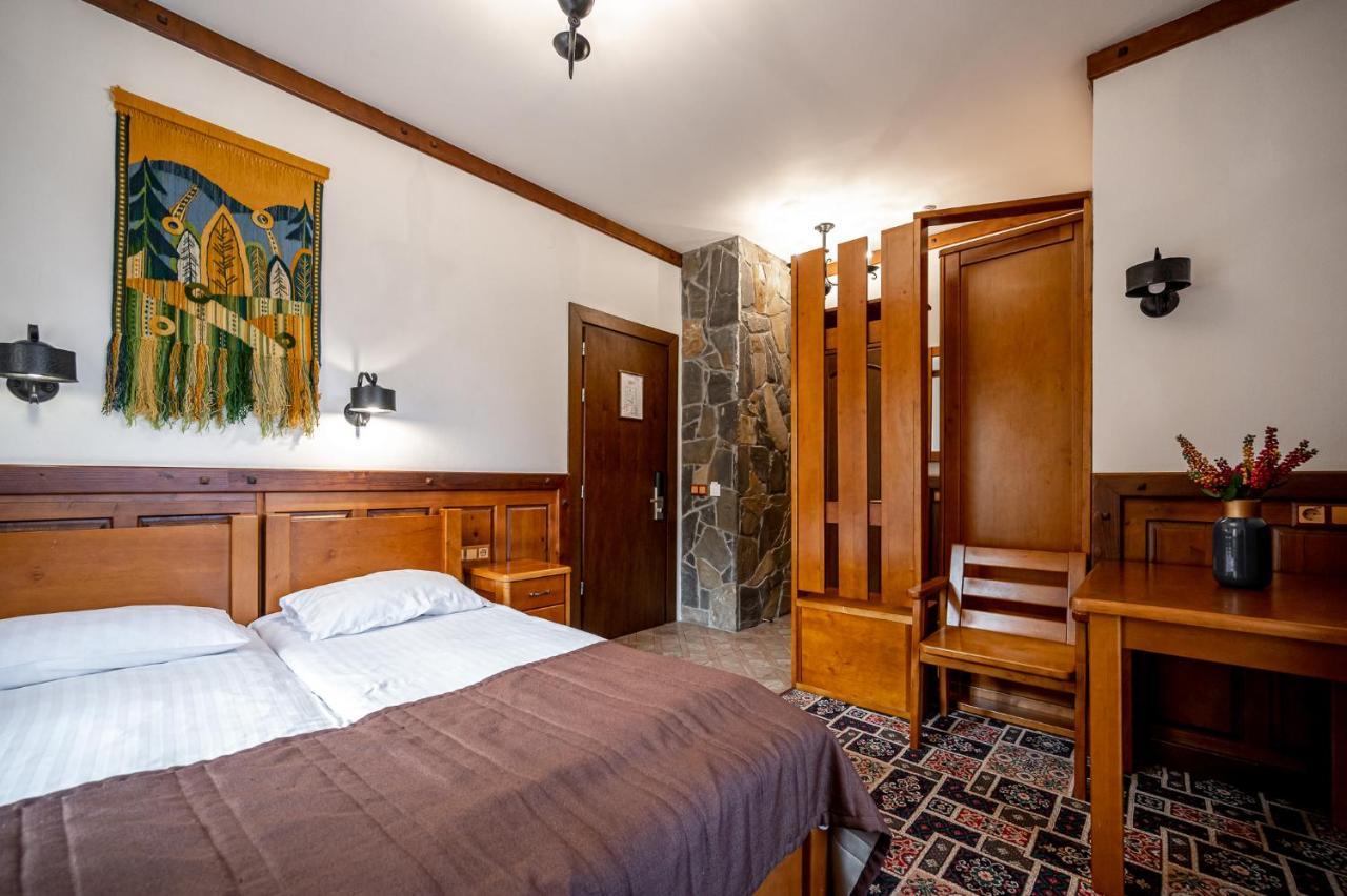 Tatariv Deluxe Hotel Exterior photo